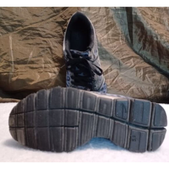 Nike 5.0 V4 Leopard Running Shoes Purple Gray Black 511281-013 Women US 6.5 USED - Picture 7 of 9